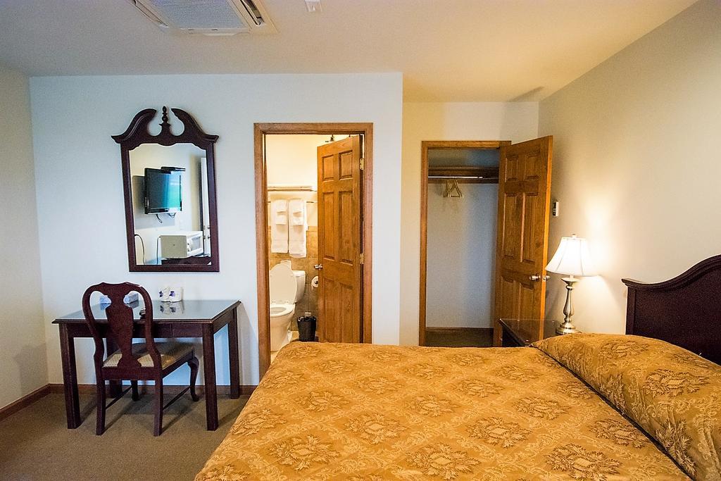 Sutton Inn Елктон Екстер'єр фото